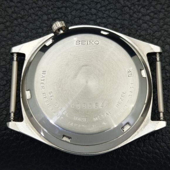 Vintage 1972 Seiko Automatic Mens Silver Watch W/daydate & Yellow accents - Picture 8 of 9